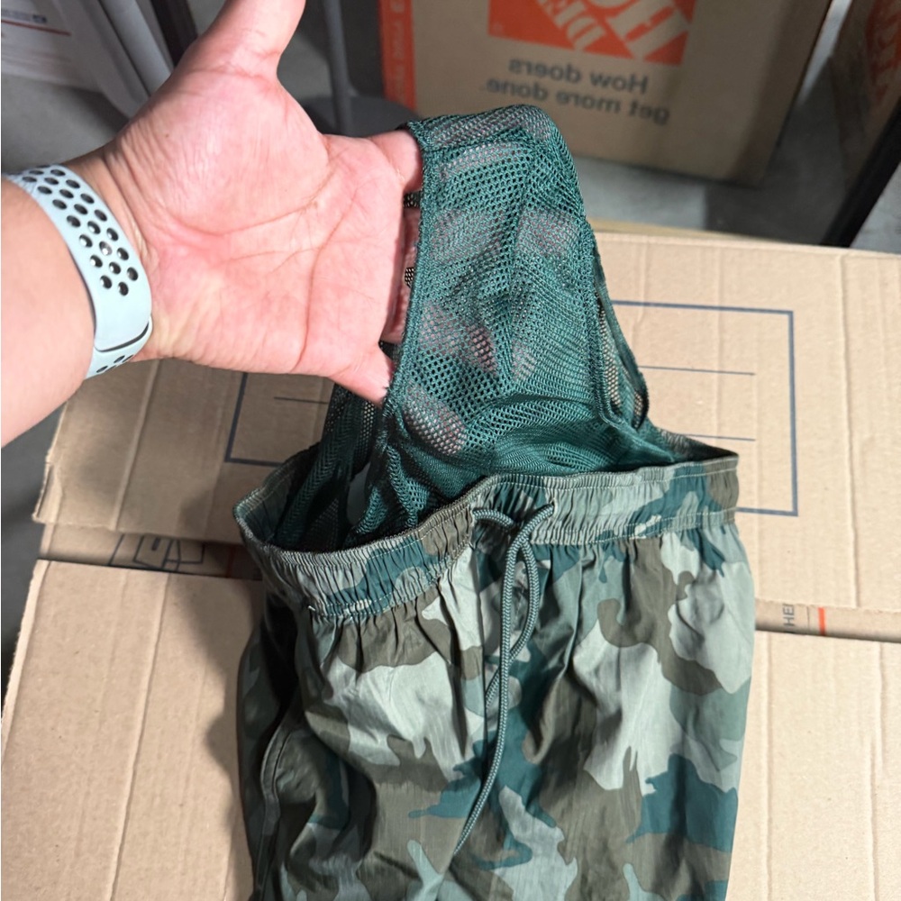 H&M Green Camo Men's Shorts - Picture 5 of 6